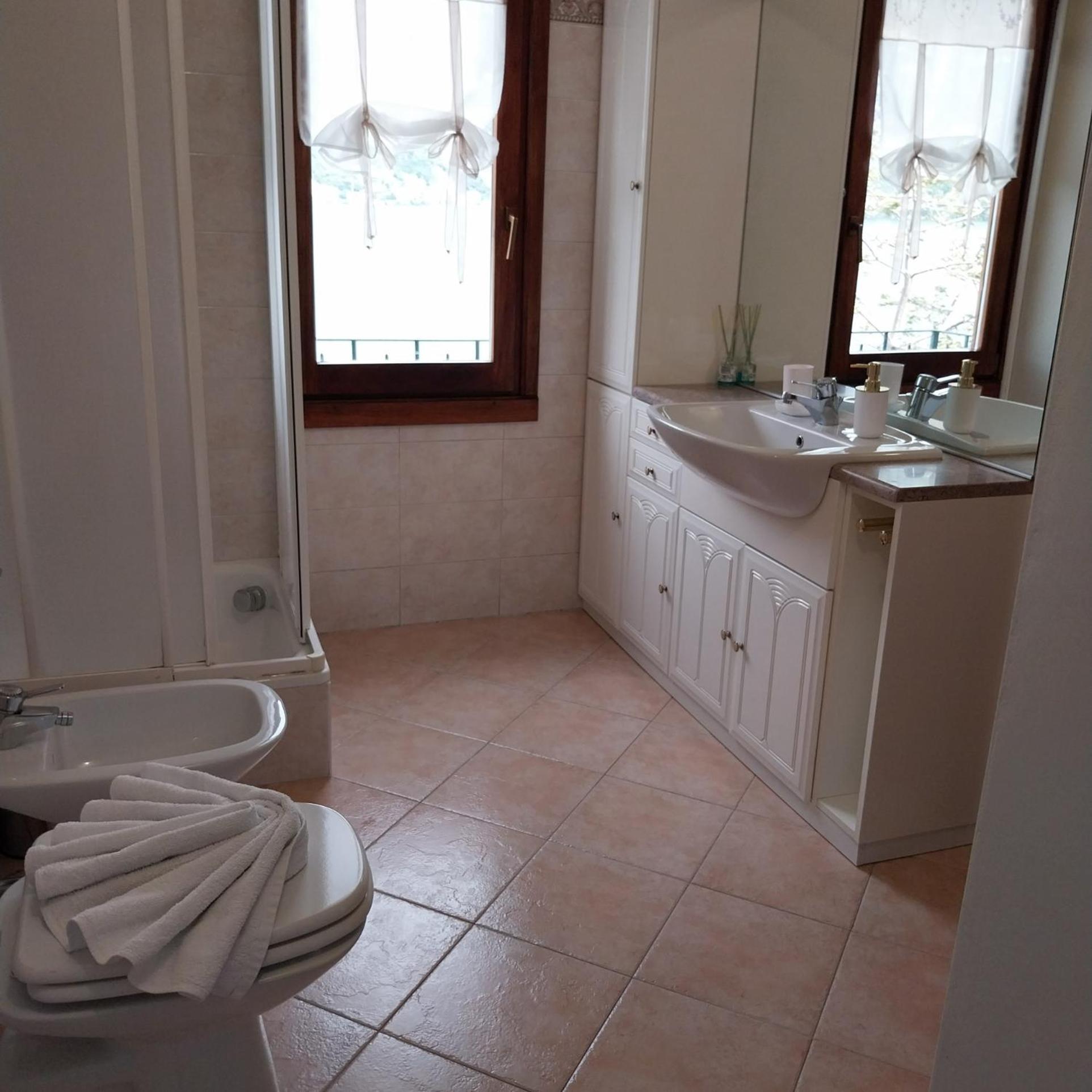 Casa Peppo Apartment เลซเซโน ภายนอก รูปภาพ