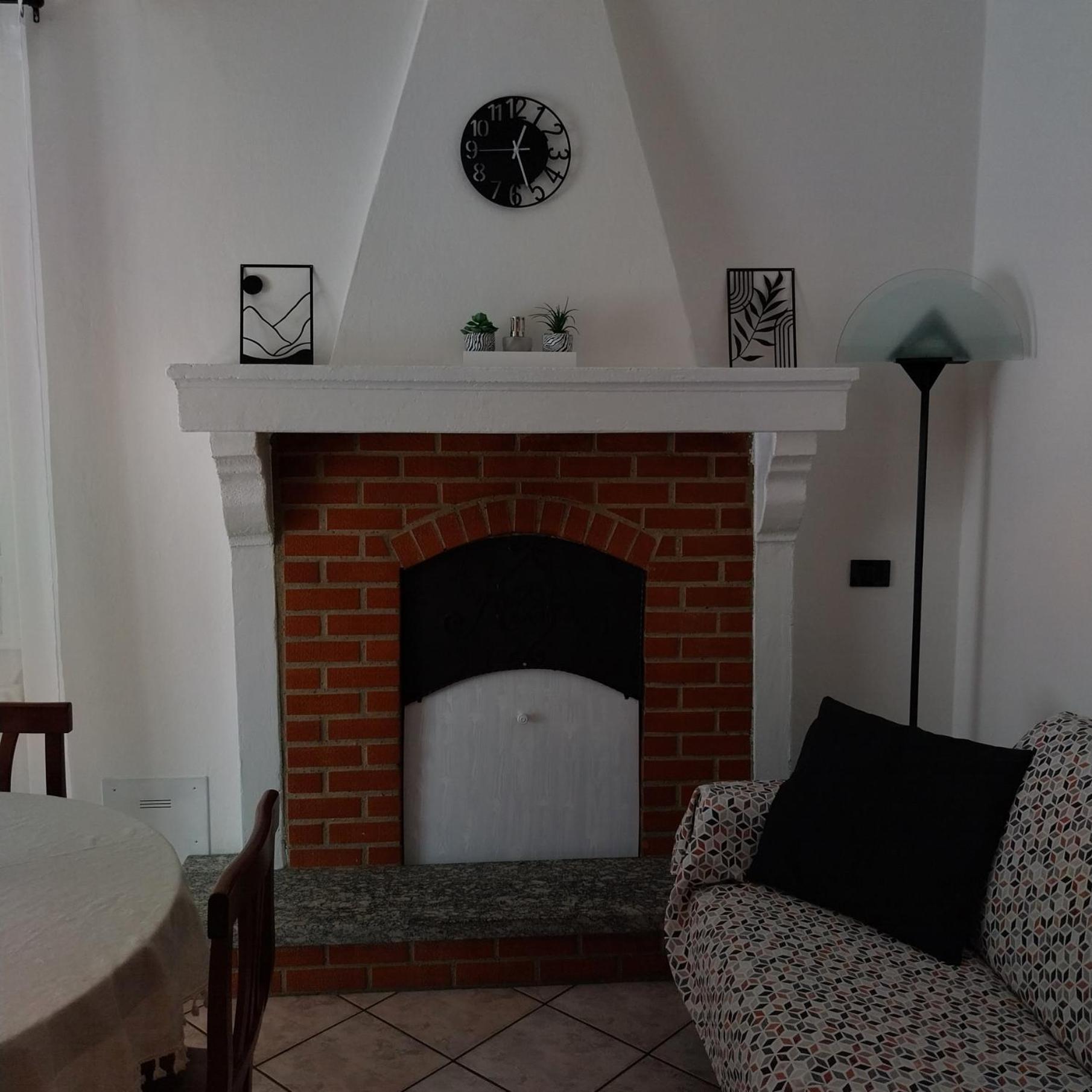 Casa Peppo Apartment เลซเซโน ภายนอก รูปภาพ